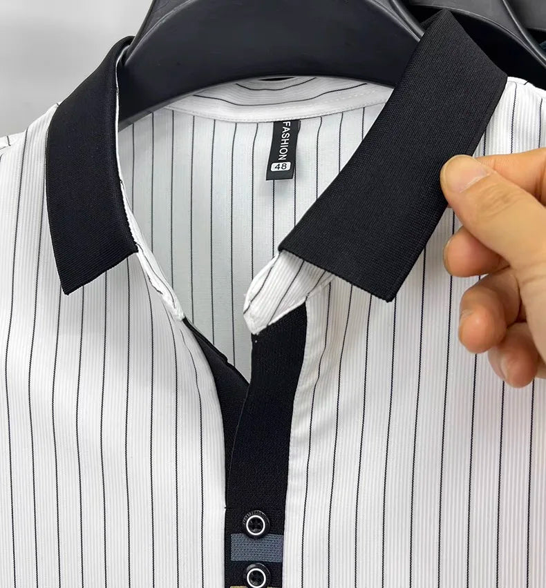 Camisa pólo masculina  com design listrado