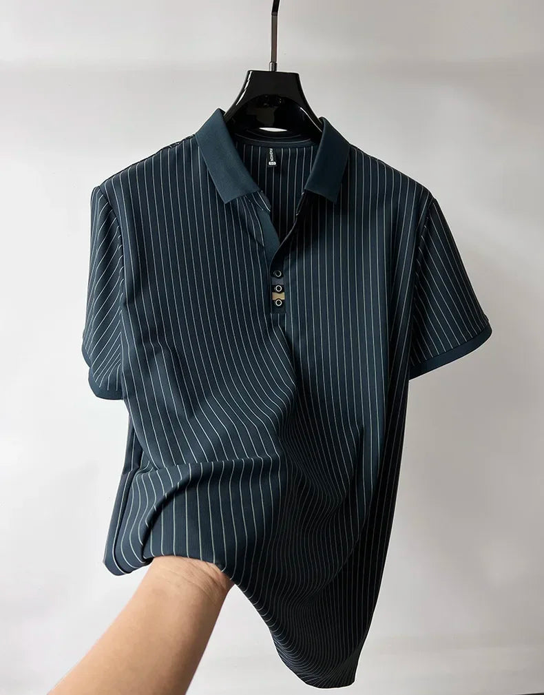 Camisa pólo masculina  com design listrado