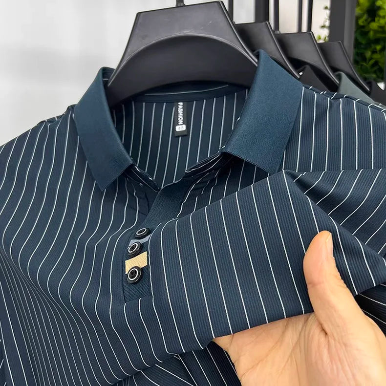 Camisa pólo masculina  com design listrado