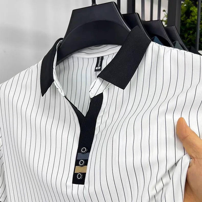 Camisa pólo masculina  com design listrado